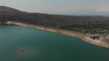 Ermeni dağlık Azat Nehri'ndeki baraj hava atış