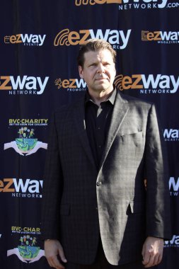 Los Angeles, CA - 31 Ağustos 2025: Los Angeles Sanat Bölgesi 'nde EZway' in Los Angeles stüdyosunun açılışı için düzenlenen EZway LA Fırlatma ve Kurdele Kesme Töreni için kırmızı halı geldi.