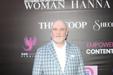 Hollywood, CA - 11 Eylül 2025: Hollywood, Kaliforniya 'daki St. Felix' te düzenlenen Fenix TV Hediye Suiti için kırmızı halı teslimatı.