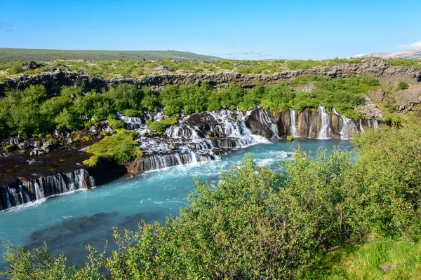 Hraunfossar Lava Cai Islândia Onde Água Sai Rocha Lava Porosa — Fotografia de Stock