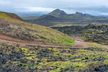 Leirhnjukur - Clay Hill - içinde Kuzey İzlanda - bir güzel volkanik lav alanları lav nehirleri ve pahoehoe lav, lav akıntıları ve renkli kraterler rhyolite oluşumları