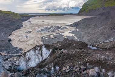 Bir buzul mavi buz alınan şaşırtıcı Vatnajokull buzul görünümlerini Tur Hvannadalshnukur buzul kol South Iceland'deki / daki yakınındaki yürümek