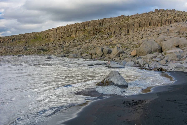 Black Sand Beach Rocks Detifoss Waterfall Jokulsargljufur National Park North — Stock Photo, Image