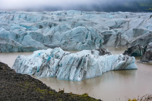 Голубой Лед Скрытой Ледниковой Лагуне Svinafellsjokull Руке Огромного Ледника Vatnajokull — стоковое фото