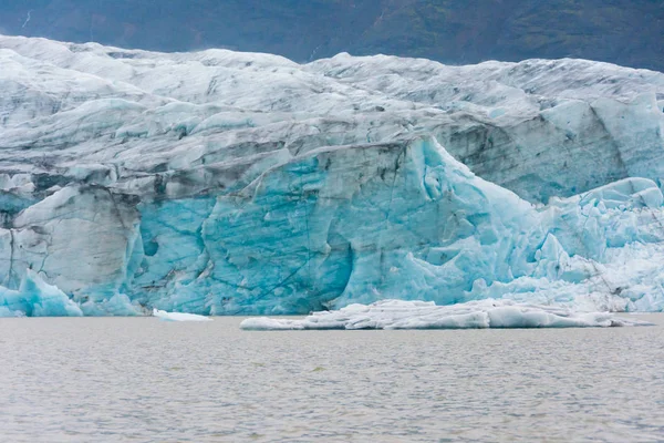 Gelo Azul Passeio Barco Lagoa Glacial Fjallsarlon Braço Enorme Geleira — Fotografia de Stock