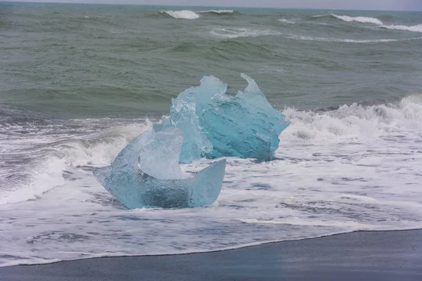 Diamond Beach Sur Islandia Donde Hielo Que Corre Hacia Mar —  Fotos de Stock