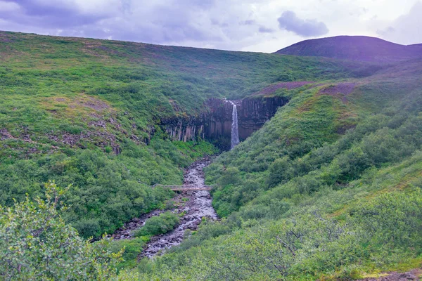 Cachoeira Durante Hora Azul Parque Nacional Skaftafell Borda Glaciar Vatnajokull — Fotografia de Stock