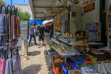 Nazareth, İsrail - 30 Nisan 2016: Eski, geleneksel Arap piyasada Nazareth Kuzey İsrail