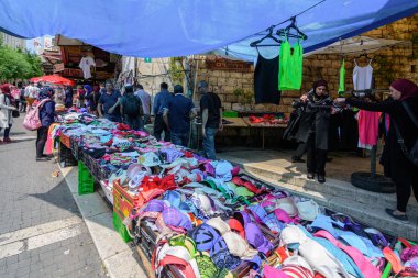 Nazareth, İsrail - 30 Nisan 2016: Eski, geleneksel Arap piyasada Nazareth Kuzey İsrail