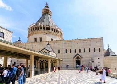 Nazareth, İsrail - 30 Nisan 2016: Duyuru kilise bazilika. Geleneksel olarak burada Gabriel Meryem ortaya çıktı ve o yüksek sesle bildirmek melek İsa Mesih gebe
