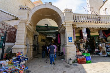 Nazareth, İsrail - 30 Nisan 2016: Eski, geleneksel Arap piyasada Nazareth Kuzey İsrail