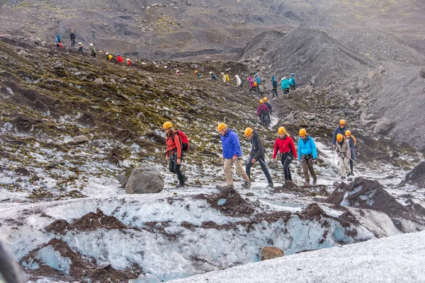 Vatnajokull Iceland Lipca 2018 Grupa Turystów Spacer Przewodnikiem Polodowcowe Niesamowite Obraz Stockowy