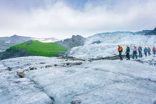 Vatnajokull Iceland Lipca 2018 Grupa Turystów Spacer Przewodnikiem Polodowcowe Niesamowite Zdjęcie Stockowe