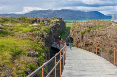Altın daire, İzlanda - 1 Ağustos 2018: Thingvellir Milli Parkı, işlendiği bir-in belgili tanımlık dünya ilk parlamentoların tarihi Dünya Mirası alanı zevk turist