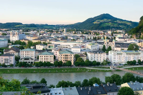 Salzburg historic center and old town from the Kapuzinerberg Hil — Stock Photo, Image