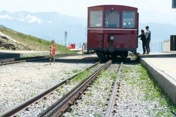 Cog Wheel train tracks on Schlafberg mountain, Austria — Stock Photo, Image