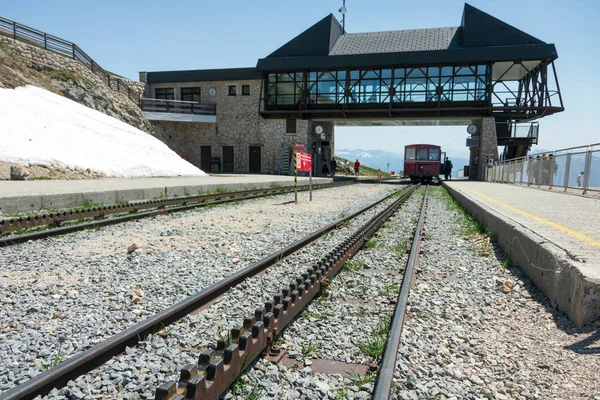 Cog Wheel train tracks on Schlafberg mountain, Austria — Stock Photo, Image