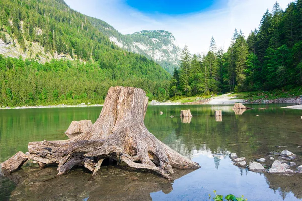 Jezioro Gosau (Gosausee) w austriackim powiecie Pojezierza — Zdjęcie stockowe