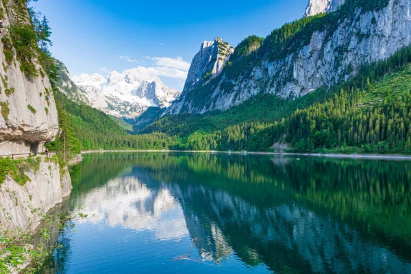 Lago Gosau (Gosausee) no distrito do lago austríaco — Fotografia de Stock