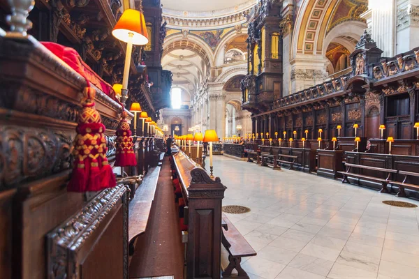 Dentro de la famosa Catedral Angélica de San Pablo, Londres — Foto de Stock