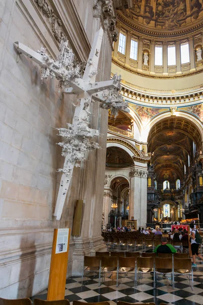 Ünlü Angelical St. Paul Katedrali içinde, Londra