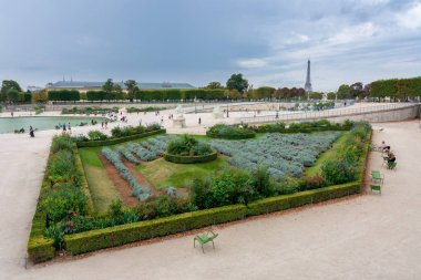 Paris'in merkezindeki Tuileries Bahçeleri