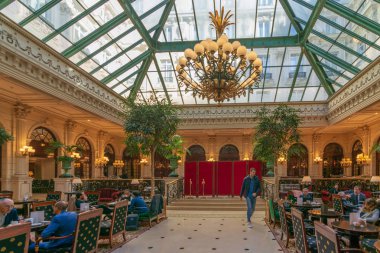 Cafe de la Paix ve Intercontinental Le Grand, Paris