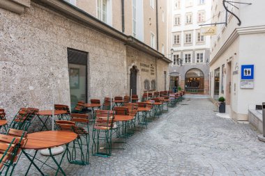  Eski Salzburg'da antika tarihi sokak
