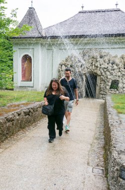 Hellbrunn Kalesi ve Trick Bahçeleri 
