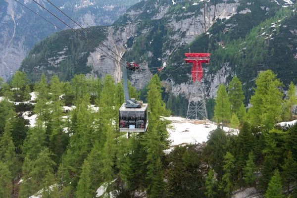 Dachstein Cable Car leading to the Five Fingers — Stock Photo, Image