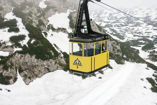 Dachstein Cable Car leading to the Five Fingers — Stock Photo, Image