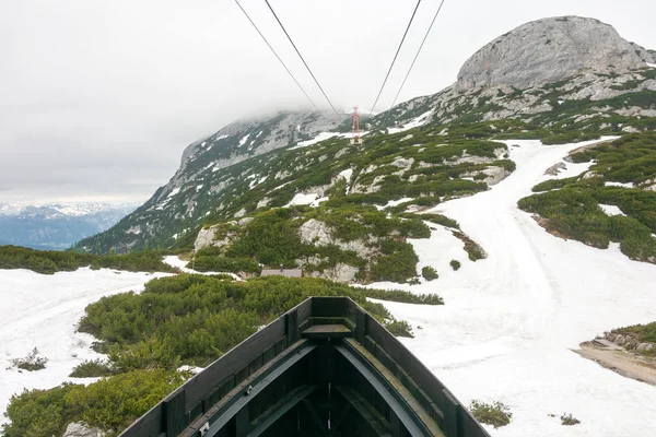 Funivia Dachstein che conduce alle Cinque Dita — Foto Stock