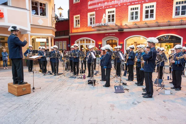 Festive concert at the St. Wolfgang town square — Stockfoto