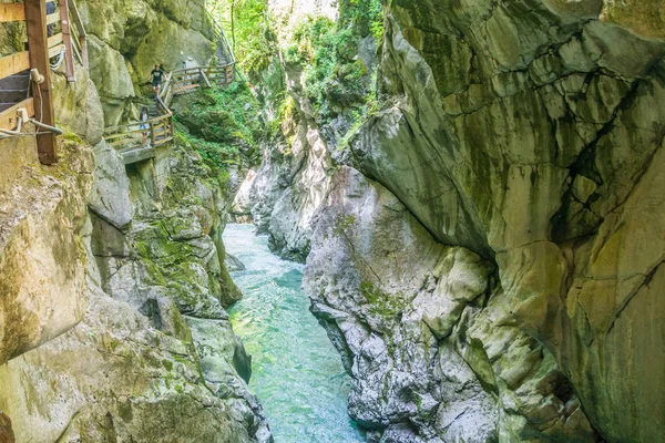 Enerjik Lammerklamm Gorge turne İnsanlar — Stok fotoğraf