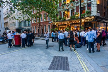 İşten sonra Londra içki mutlu saat