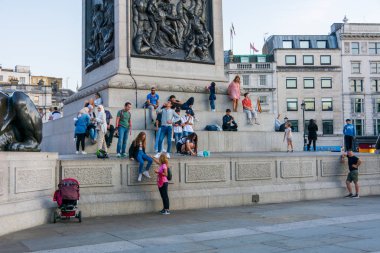 Golden Hour'da Trafalgar Meydanı, Londra