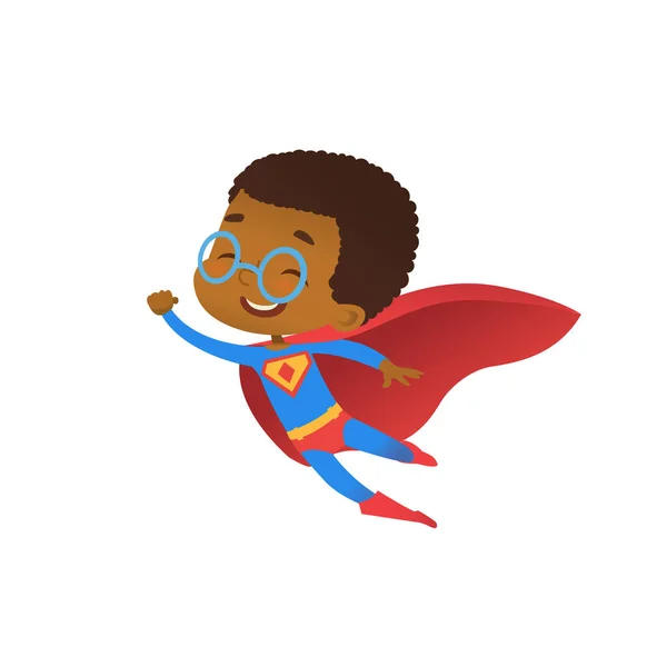 Супергерой Африканский милашка Муха Костюм Плоский вектор. Счастливый маленький храбрый мальчик в красной накидке. Крутой защитник Сверхчеловек и персонаж Изолированный комикс-вечеринка — стоковый вектор