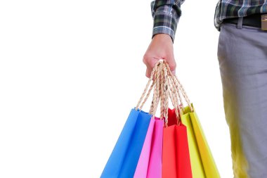 Alışveriş torbaları beyaz arka plan üzerinde izole tutan adam el