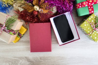 Bangkok, Tayland - 15 Aralık 2017: Yeni Apple iphone X hediye kutusu, büyük tatil hediye fikirleri Noel ya da tüm insanlar için yeni yıl hediyesi olarak