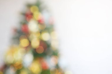 Özet Noel'de arka plan kopya alanı ile Noel ağacı üzerinden hafif bulanık