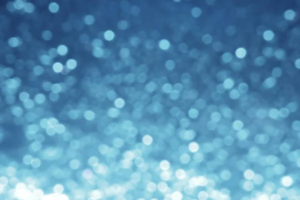 Абстрактные серебристо-голубые огни блестящими bokeh концепции фона копировать пространство блестящие размытые огни, Рождество фон — стоковое фото