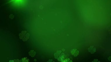 St Patricks günü yeşil arka plan Shamrock bırakır. Patricks Günü zemin ile büyüyen yonca yaprağı aşırı yakın çekim. Patrick Day pub parti arka plan