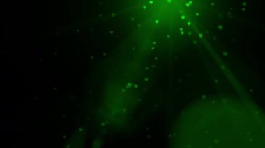 St Patricks günü yeşil arka plan Shamrock bırakır. Patricks Günü zemin ile büyüyen yonca yaprağı aşırı yakın çekim. Patrick Day pub parti arka plan