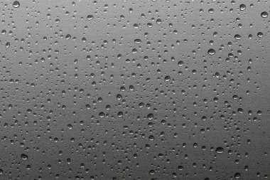 Yağmur damlaları pencere gözlüklerine doğal desen yağmur damlaları arka plan yağmur damlaları