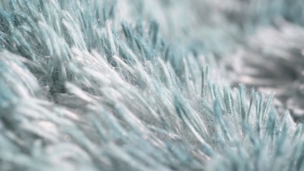 Detalle de textura de alfombra de cerca, la alfombra es un imán virtual para alérgenos como ácaros del polvo, caspa de mascotas, esporas de moho y otras proteínas potencialmente agravantes — Vídeos de Stock