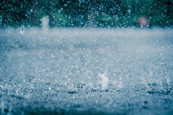 Regen Waterdruppel Vallen Naar Stad Straat Vloer Zware Regendag — Stockfoto