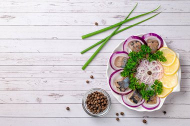 Zarif tabak restoranı gurmesi. Özel yemek balığı.