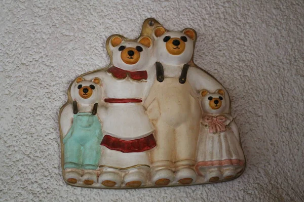 Detail Mountain Home Interiors Bears Family Porcelain Decoration — Stock Photo, Image