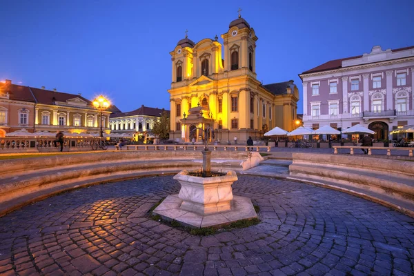 Unionsplatz Und Die Katholische Kuppelkirche Zur Blauen Stunde Timisoara Kreis — Stockfoto