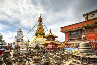 Nepal Katmandu Vadisi 'ndeki Maymun Tapınağı olarak da bilinen Swayambhunath Stupa manzarası. Fotoğraf: 15 Temmuz 2018.